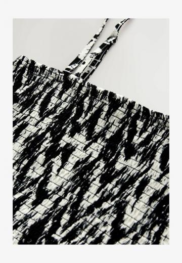 Платье без бретелек