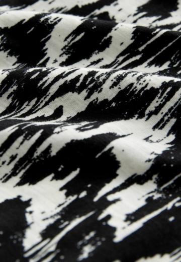 Платье без бретелек