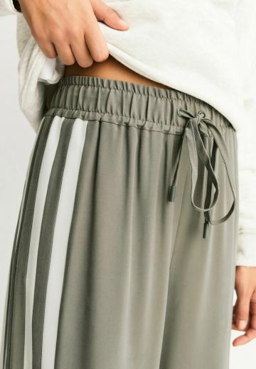 Спортивные штаны