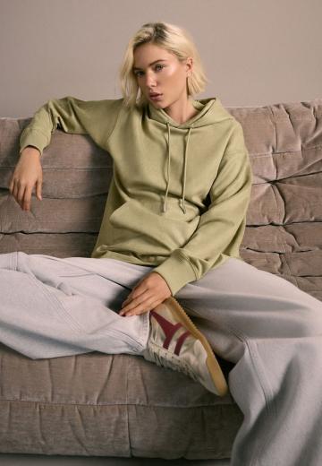 Пуловер с капюшоном