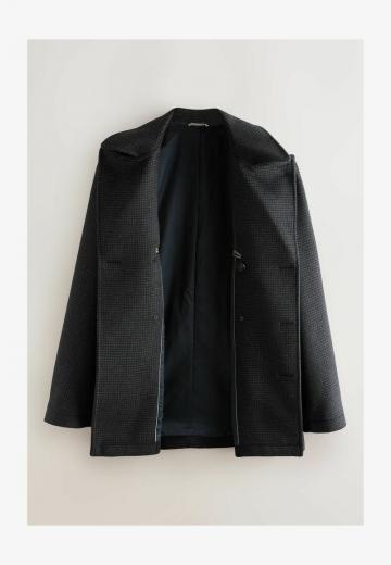 Короткое пальто