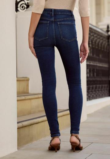 Узкие джинсы