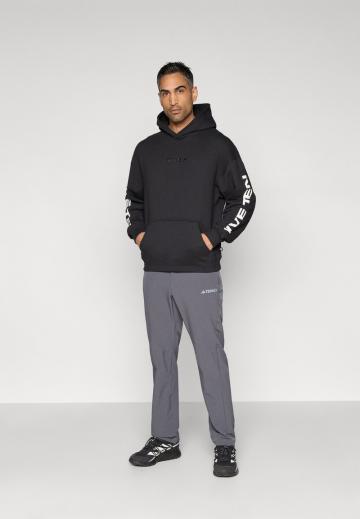 Спортивная толстовка