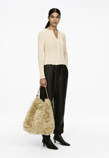 Вязаная кофта