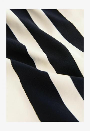 Слитный купальник