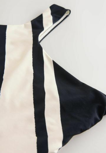 Слитный купальник