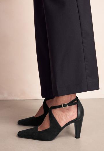 Туфли с ремешком