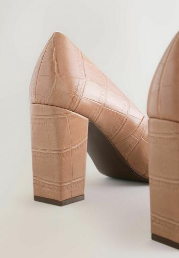 Туфли с высоким носом