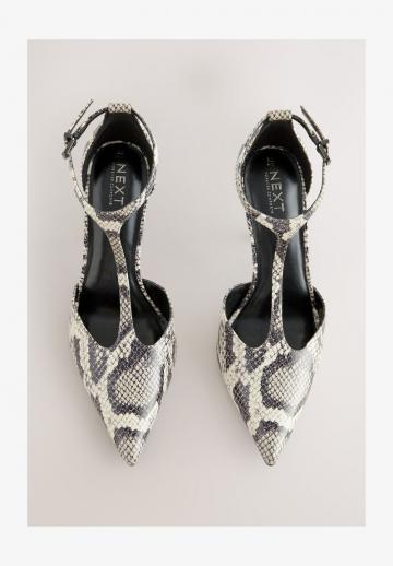 Туфли с ремешком