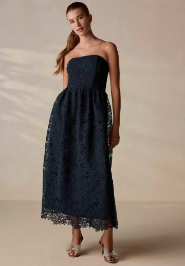 Платье без бретелек