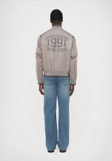 Куртка бомбер