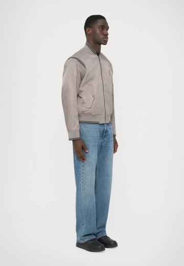 Куртка бомбер