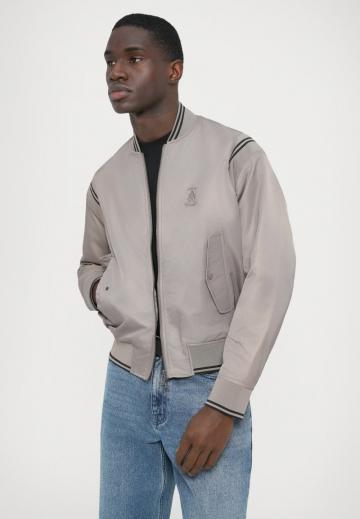 Куртка бомбер