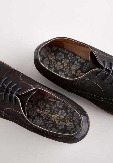 Ботинки на шнуровке