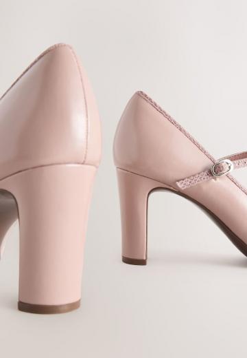 Туфли с ремешком