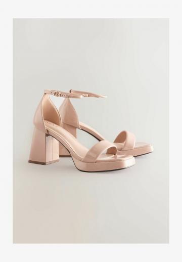 Босоножки на платформе