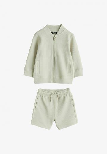 Набор одежды