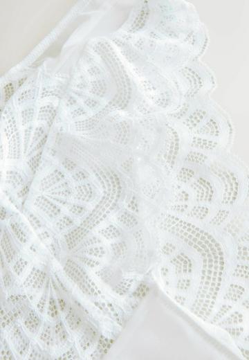 Трусы на бедрах