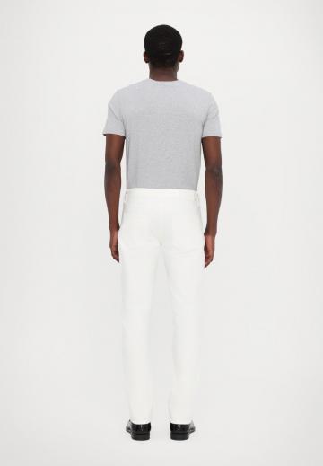 Узкие джинсы