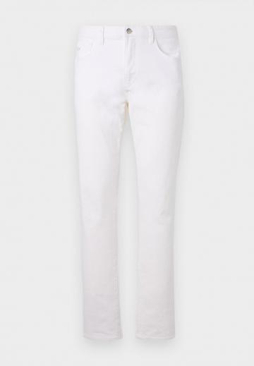 Узкие джинсы