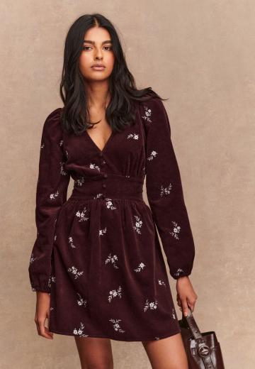 Короткое платье