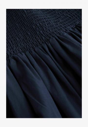 Платье без бретелек