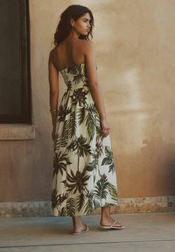 Платье без бретелек