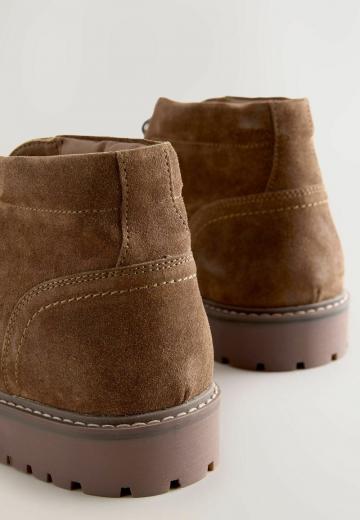 Ботинки на шнуровке