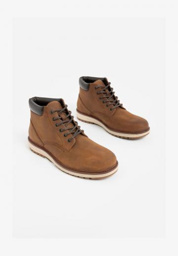 Ботинки на шнуровке