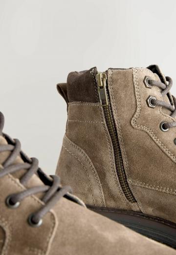 Ботинки на шнуровке