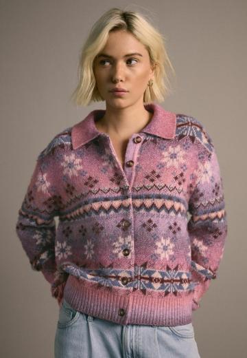 Жаккардовая вязаная кофта