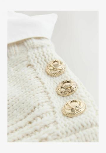 Пуловер с вырезом V