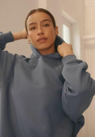 Пуловер с капюшоном