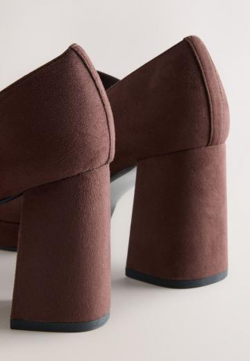 Туфли с высоким носом