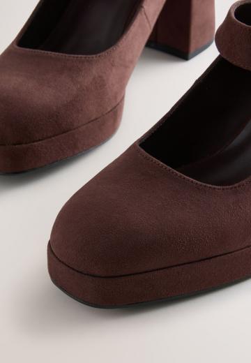 Туфли с высоким носом