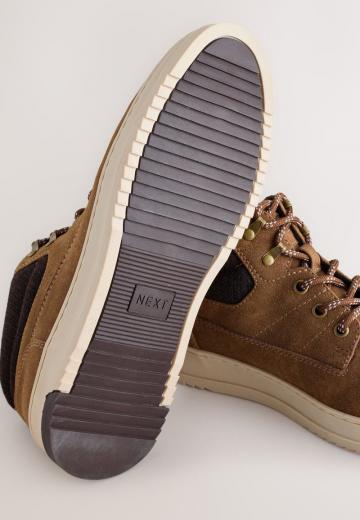 Ботинки на шнуровке