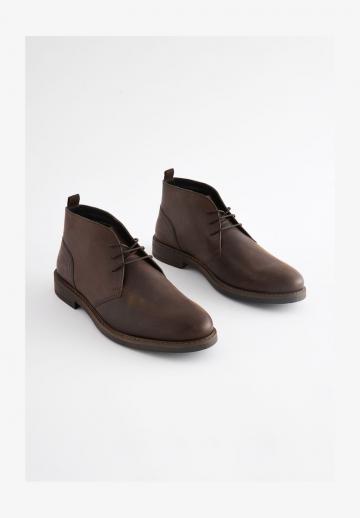 Ботинки на шнуровке