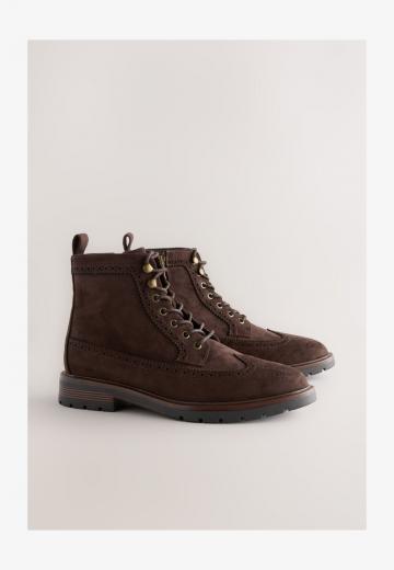 Ботинки на шнуровке