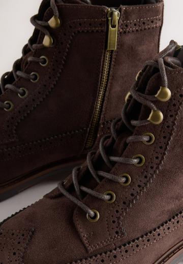 Ботинки на шнуровке