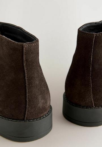 Ботинки на шнуровке