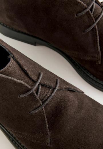 Ботинки на шнуровке