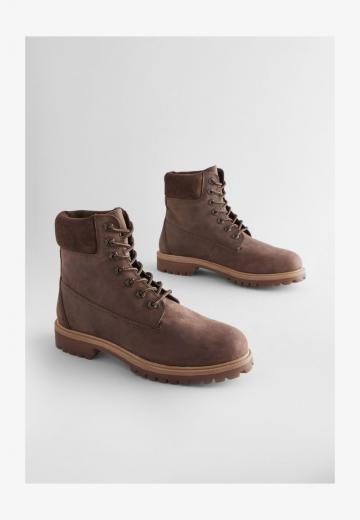 Ботинки на шнуровке