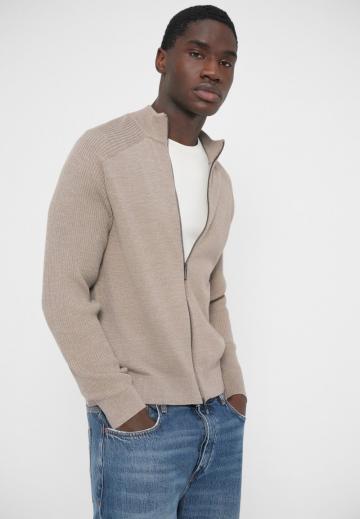 Вязаная кофта