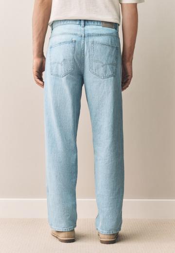 Прямые джинсы