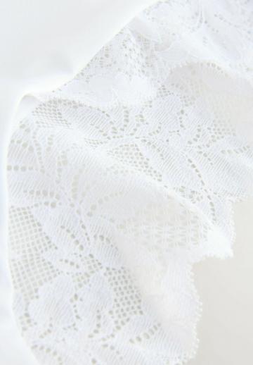 Трусы на бедрах