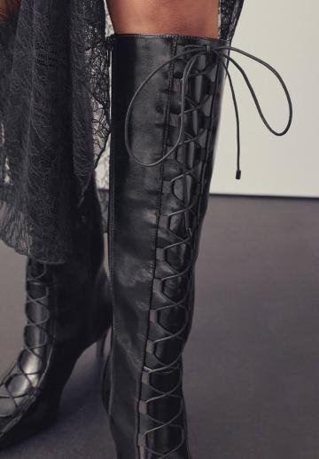 Сапоги на шнуровке