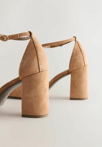 Туфли с ремешком