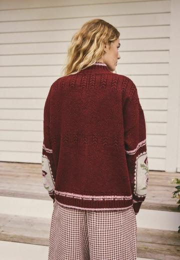 Жаккардовая вязаная кофта