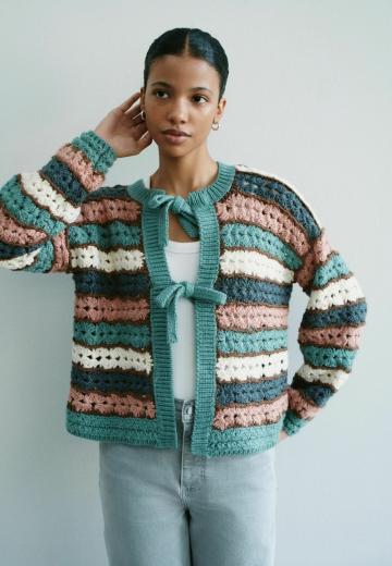 Жаккардовая вязаная кофта