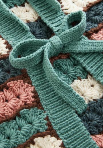 Жаккардовая вязаная кофта